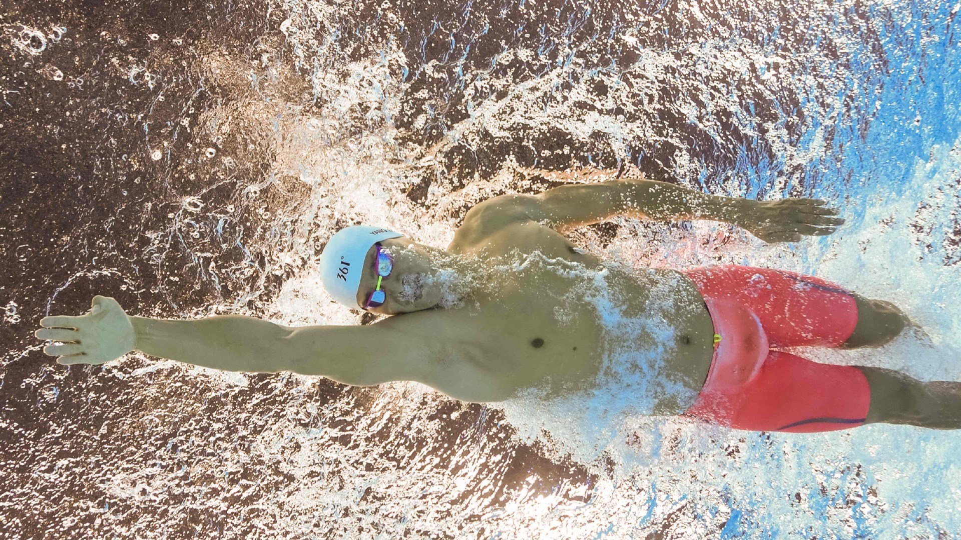 乐鱼体育登录-伊丽莎白·德克斯刷新个人最佳成绩，伊丽莎白和德雷克