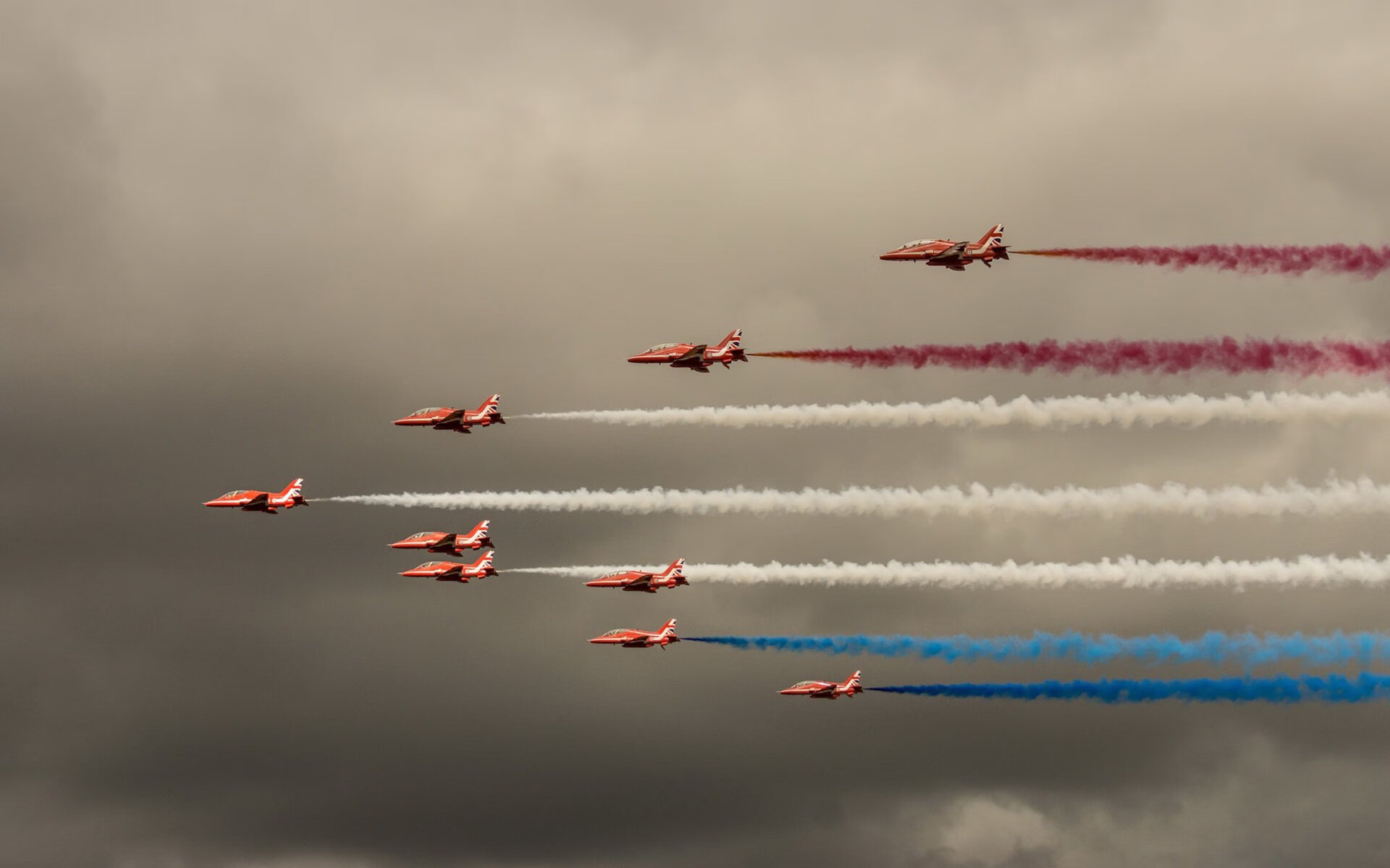 摩纳哥蝶泳选手爆发力强劲，摩纳哥潜水